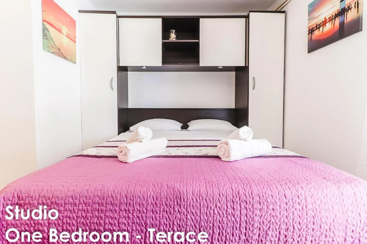Relax Apartments - Big Terace & Grill Vrsar